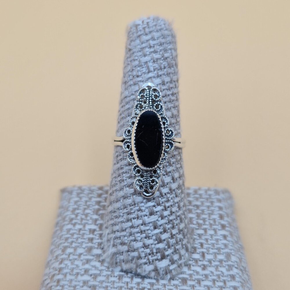 Size 6.5 Sterling Silver Black Material Fancy Band Ring A4523
